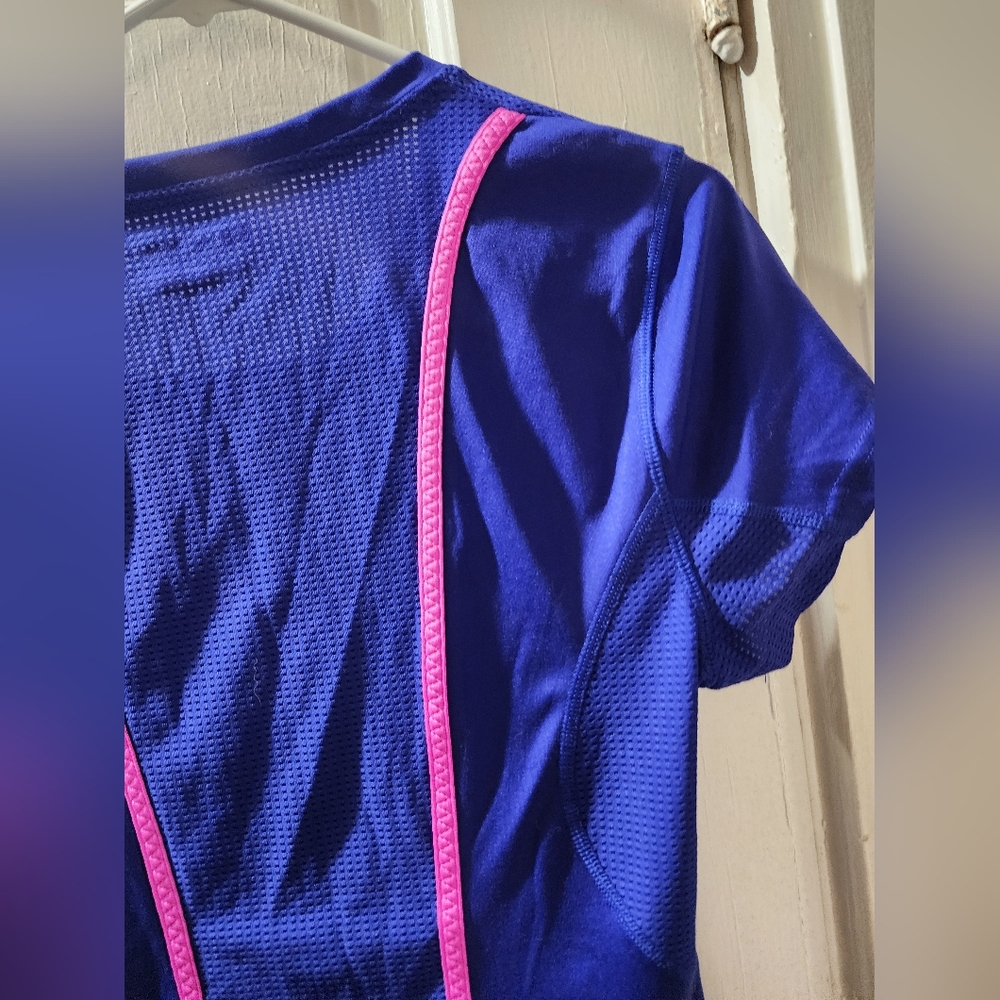 Fila Blue Athletic Running T-Shirt with Pink and Green Accents In Size Medium - Picture 11 of 14